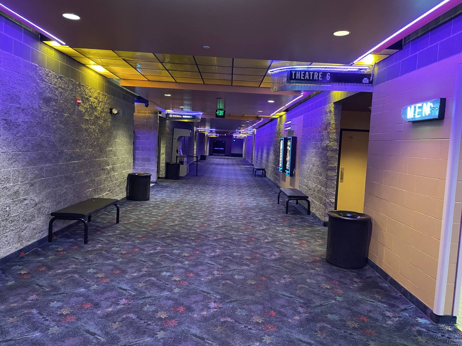 Regal Parkway Plaza - Tukwila