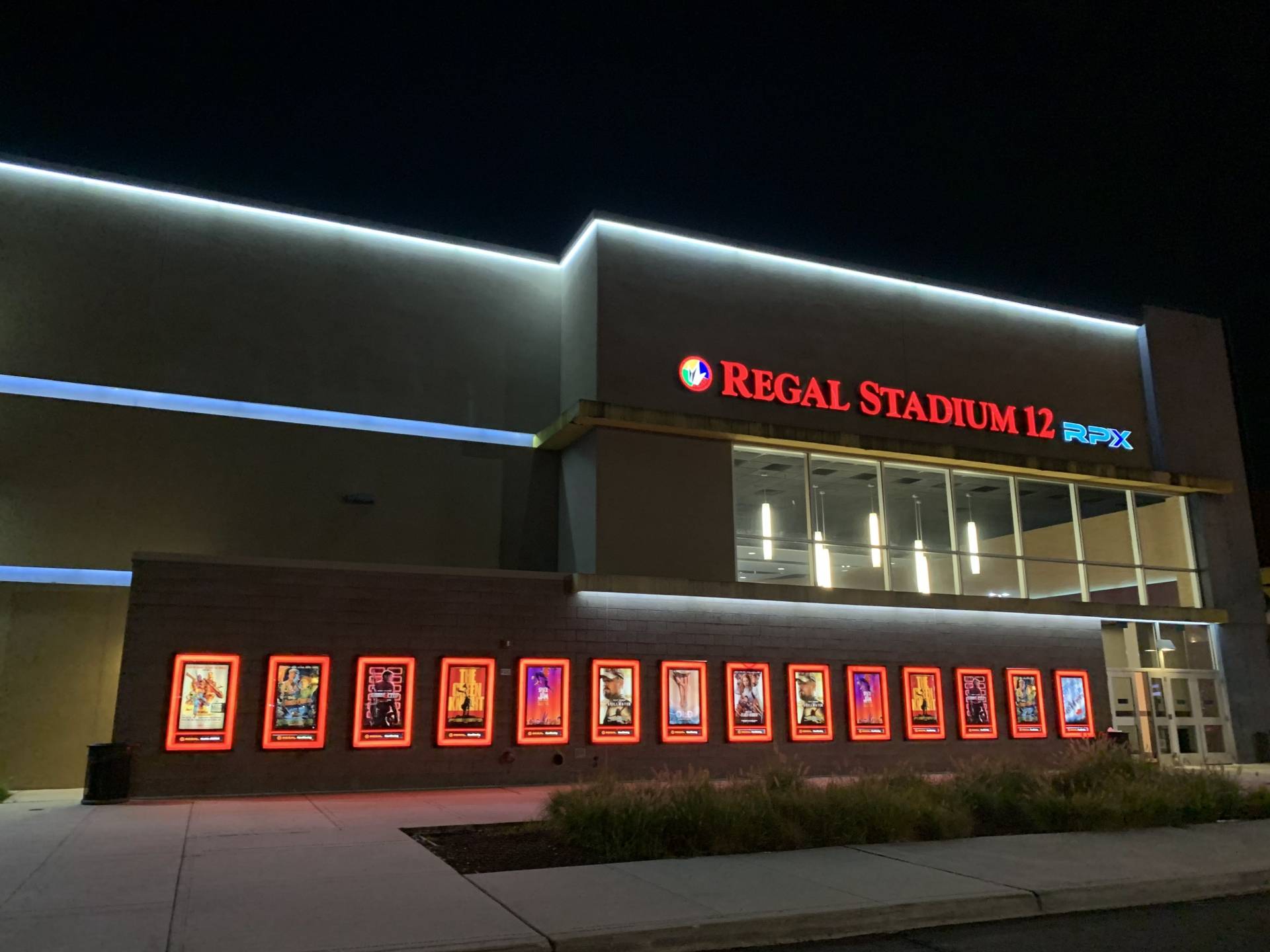 Regal Moorestown Mall & RPX