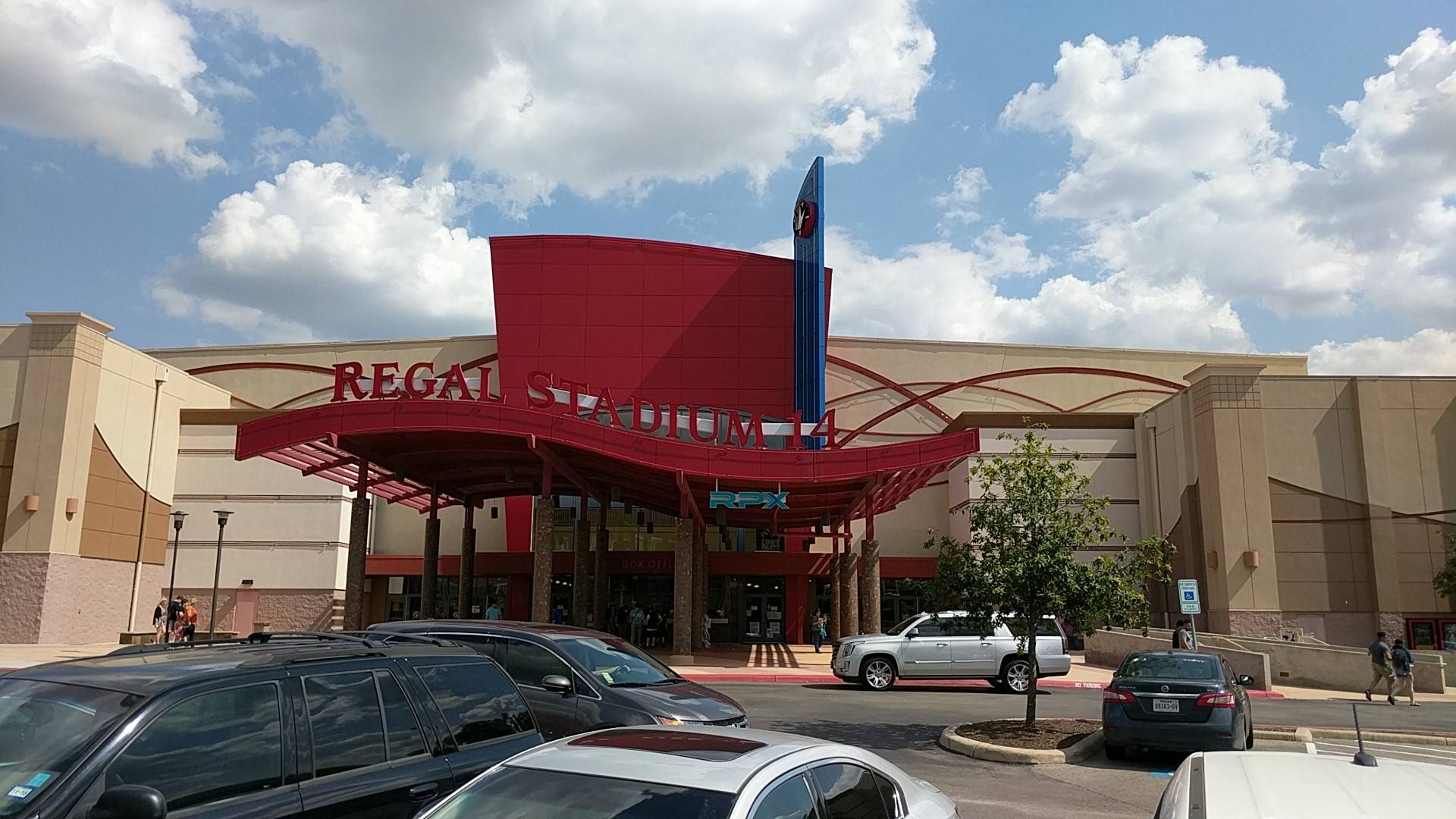 Regal Huebner Oaks & RPX