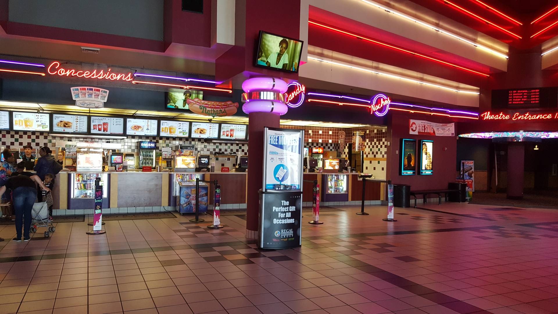 Regal Natomas Marketplace ScreenX