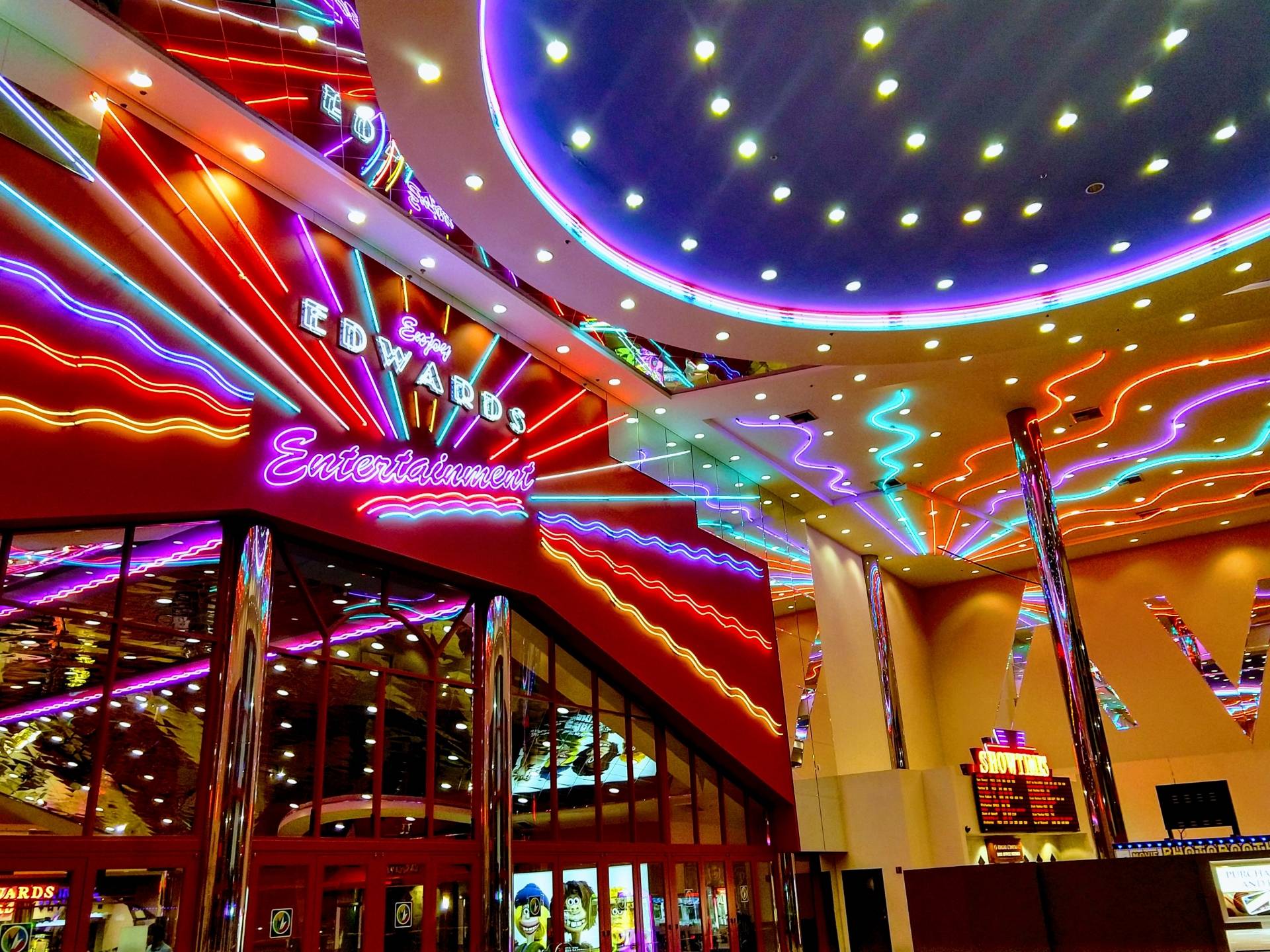 Regal Edwards Ontario Palace ScreenX