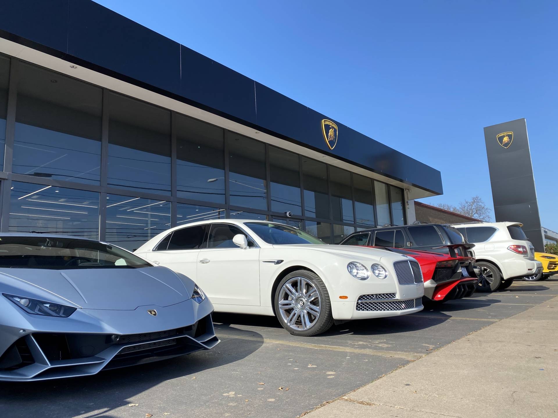 Lamborghini Austin in Austin: contact details, crypto payment methods