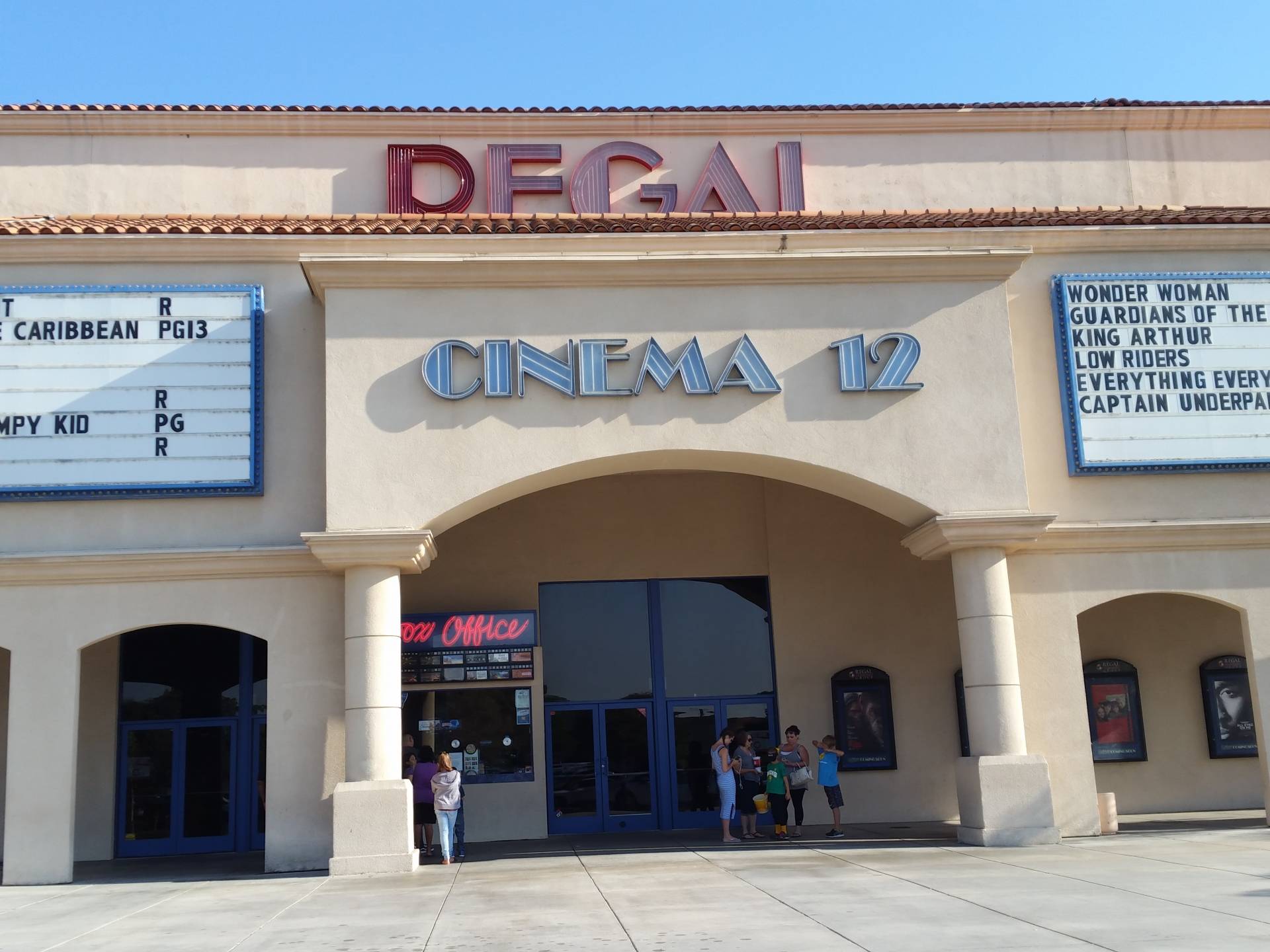 Regal Hemet Cinema