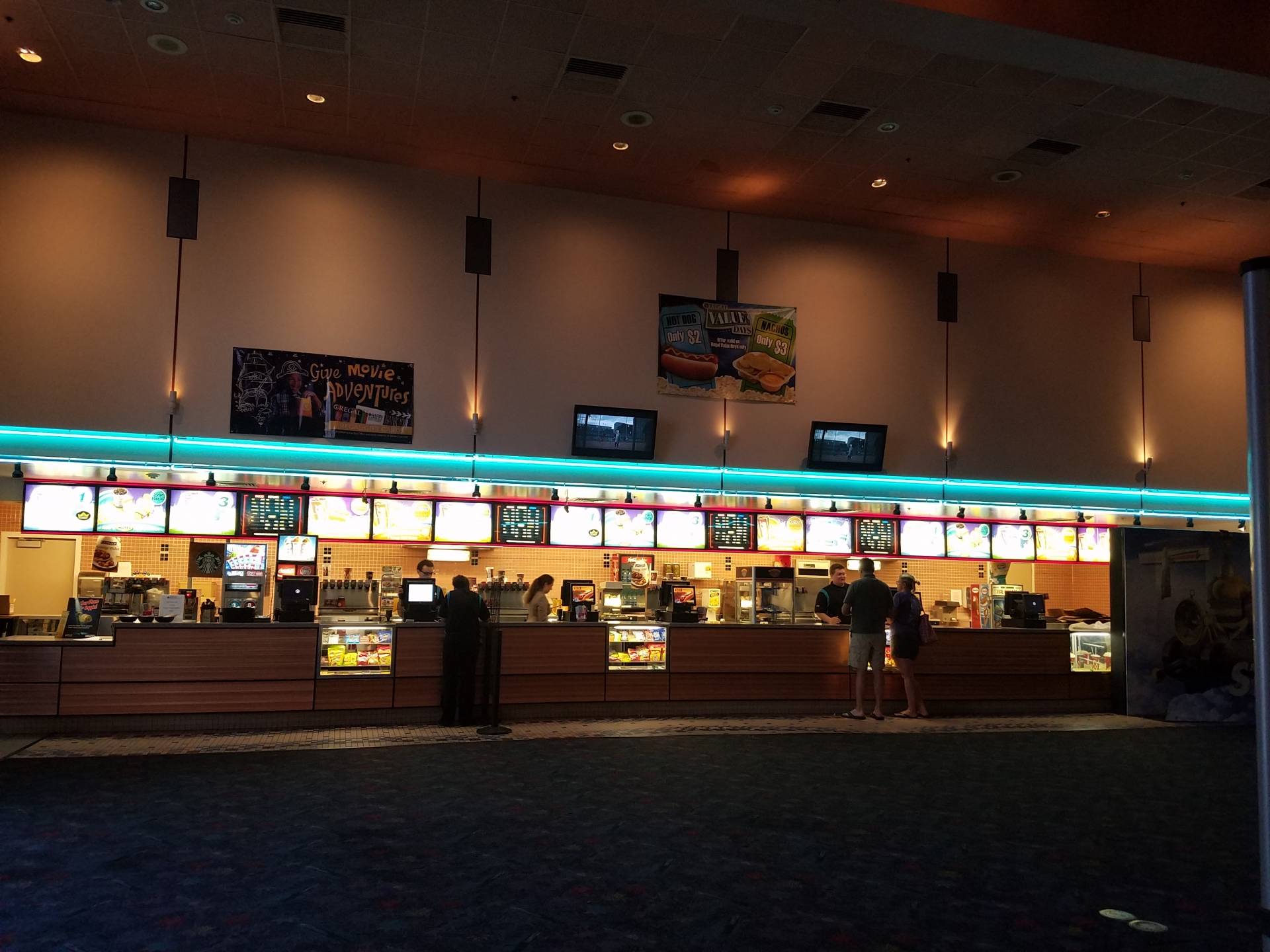 Regal Cinebarre Greenwood Plaza
