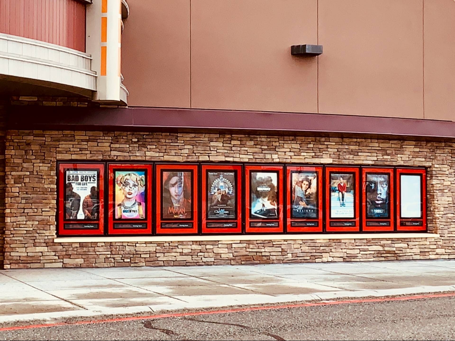 Regal Tikahtnu IMAX & RPX