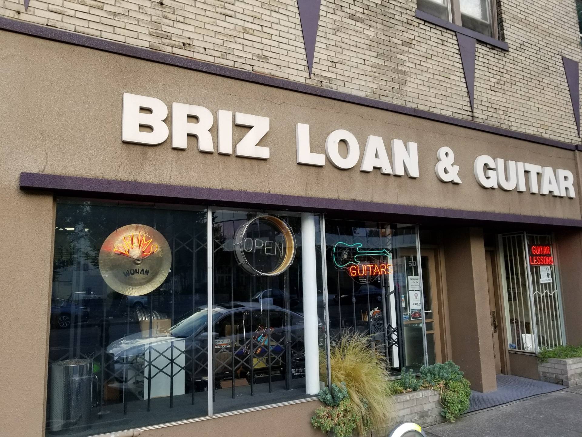 Briz Loan & Guitar