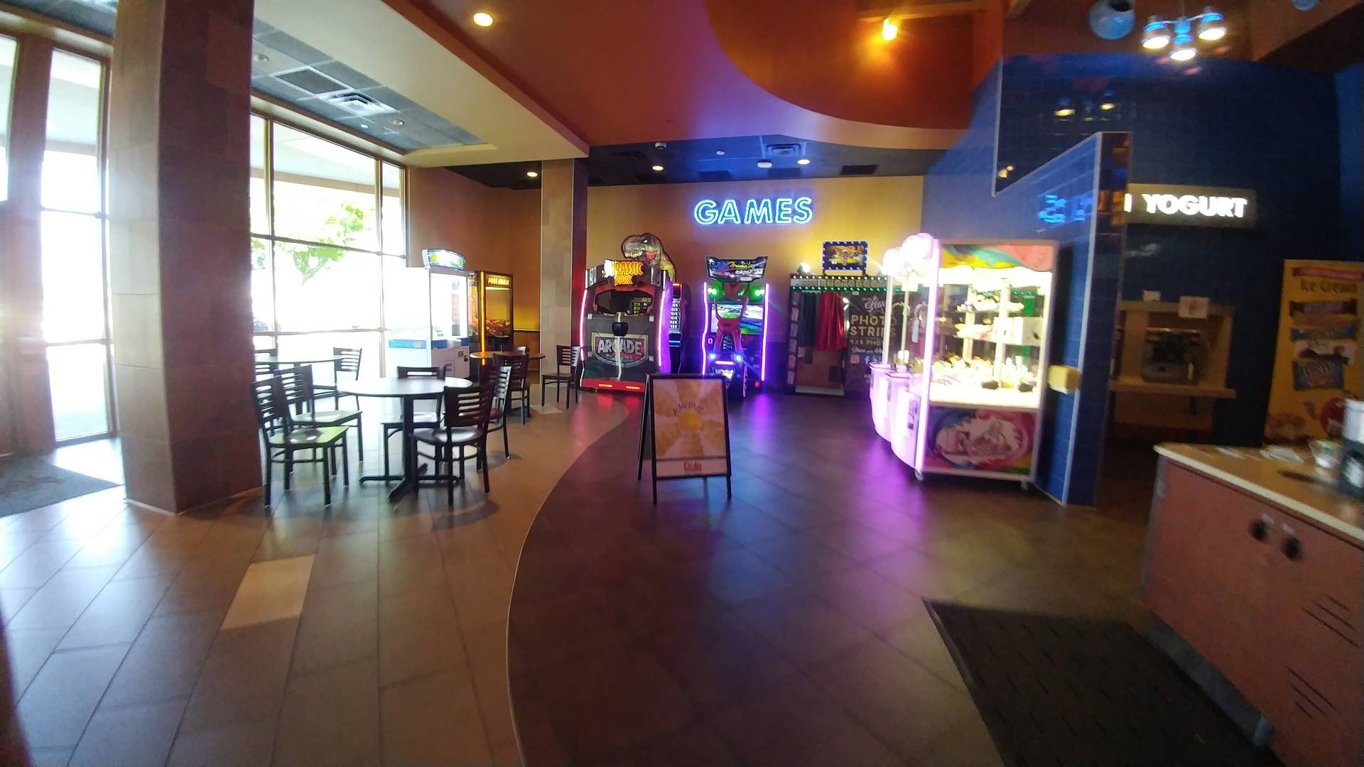 Regal Crossroads ScreenX & RPX - Taylorsville