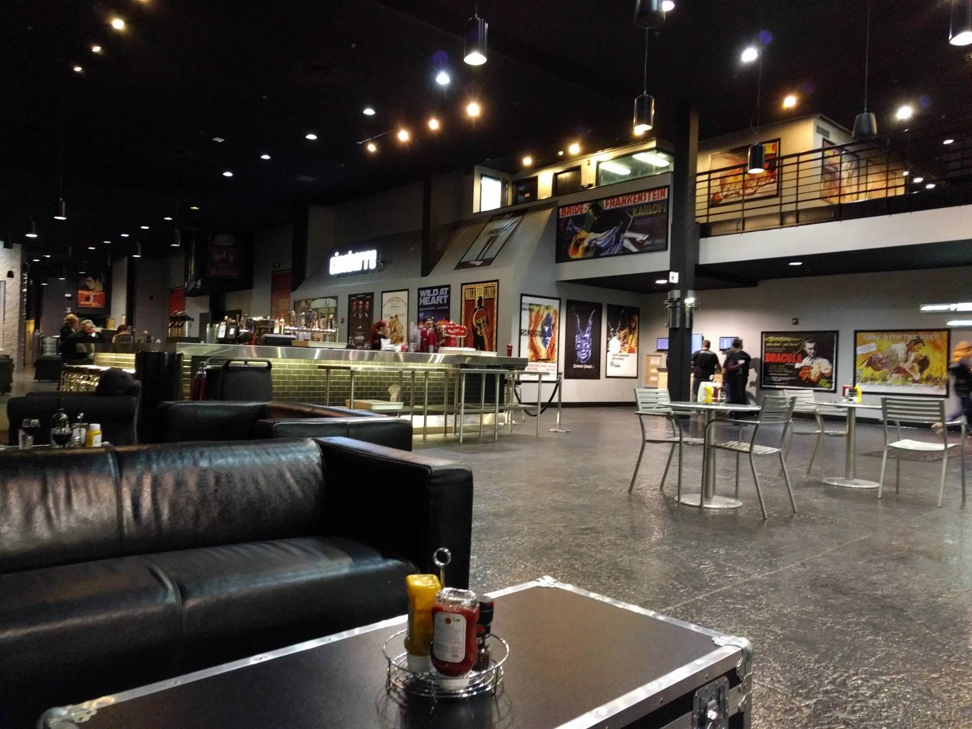 Regal Cinebarre Movieland