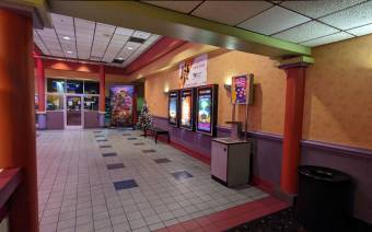 Regal UA Parkway Place