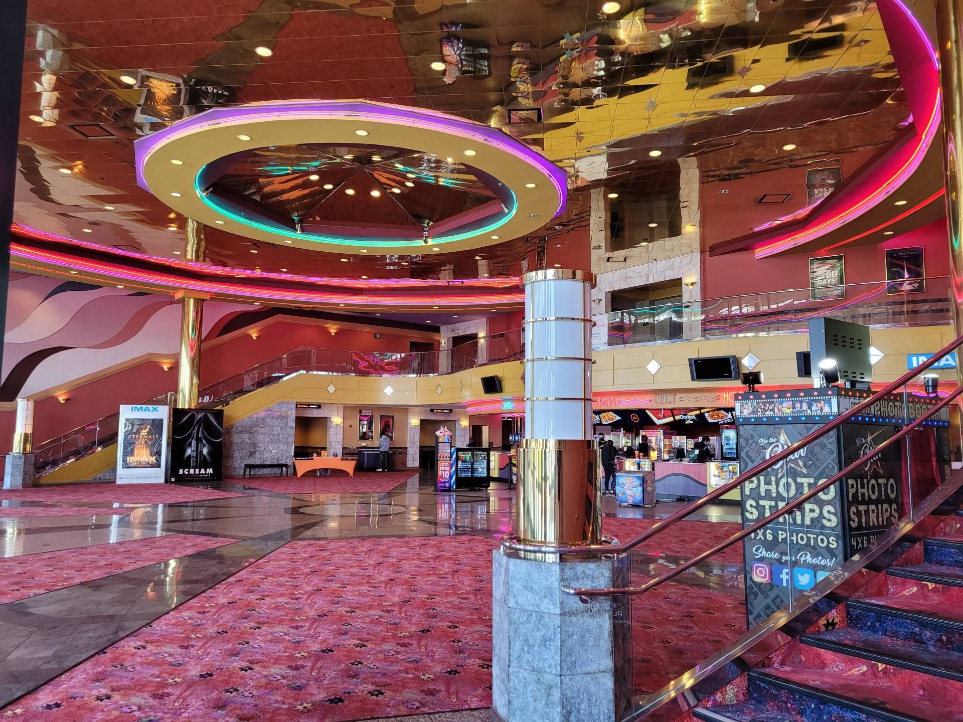 Regal Edwards Camarillo Palace & IMAX