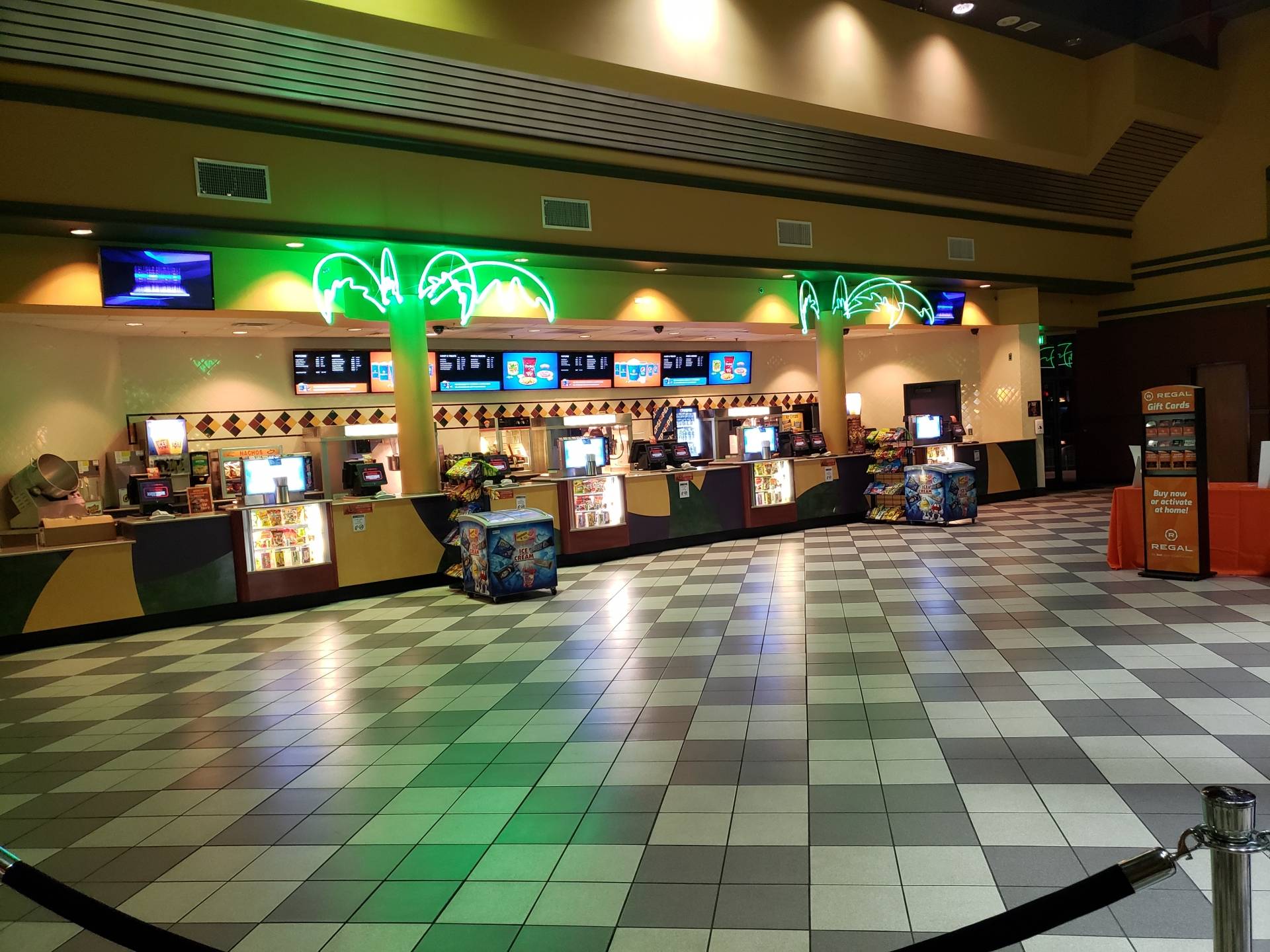 Regal Hollywood - Port Richey