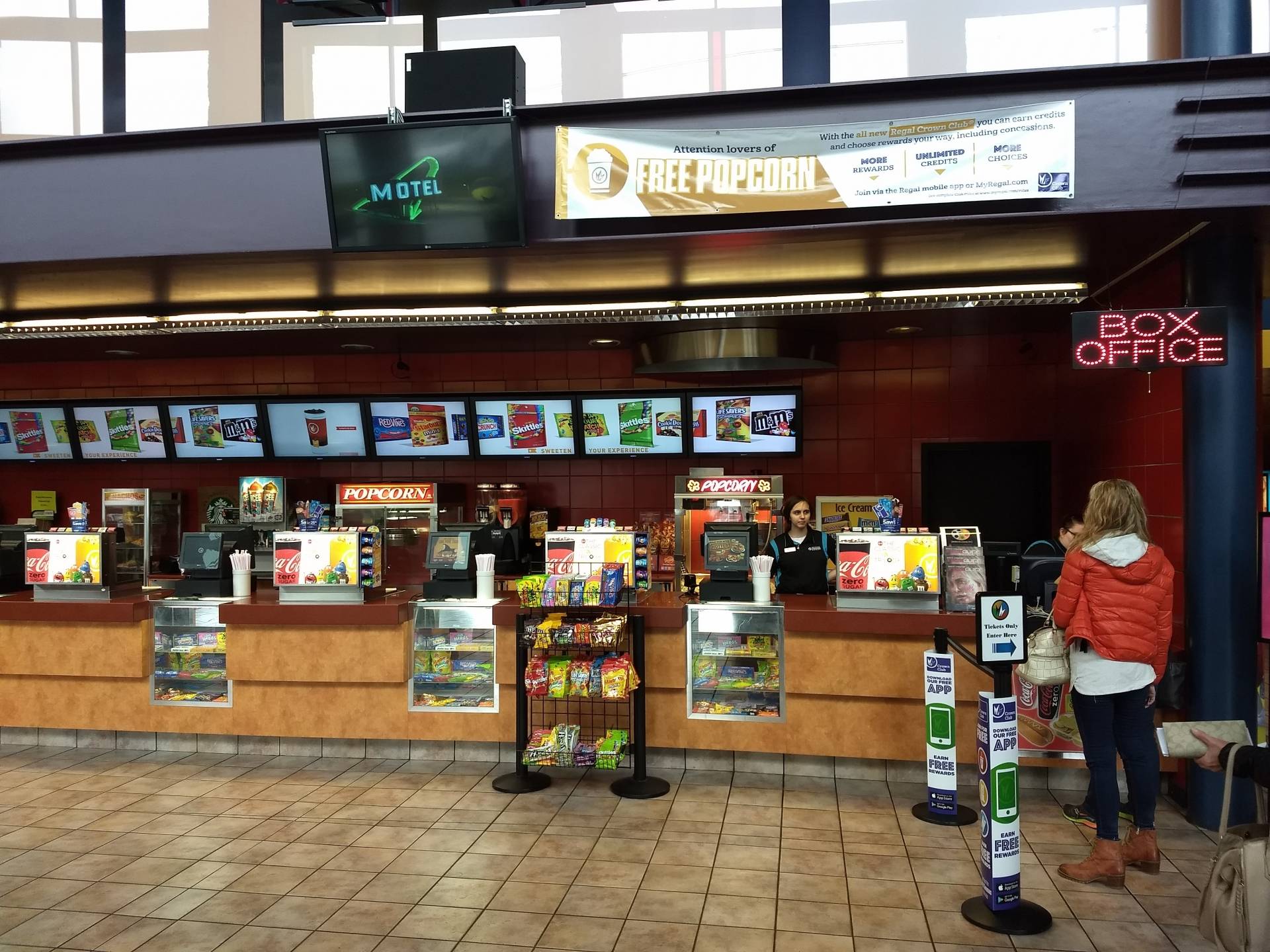 Regal Parkway Plaza - Tukwila