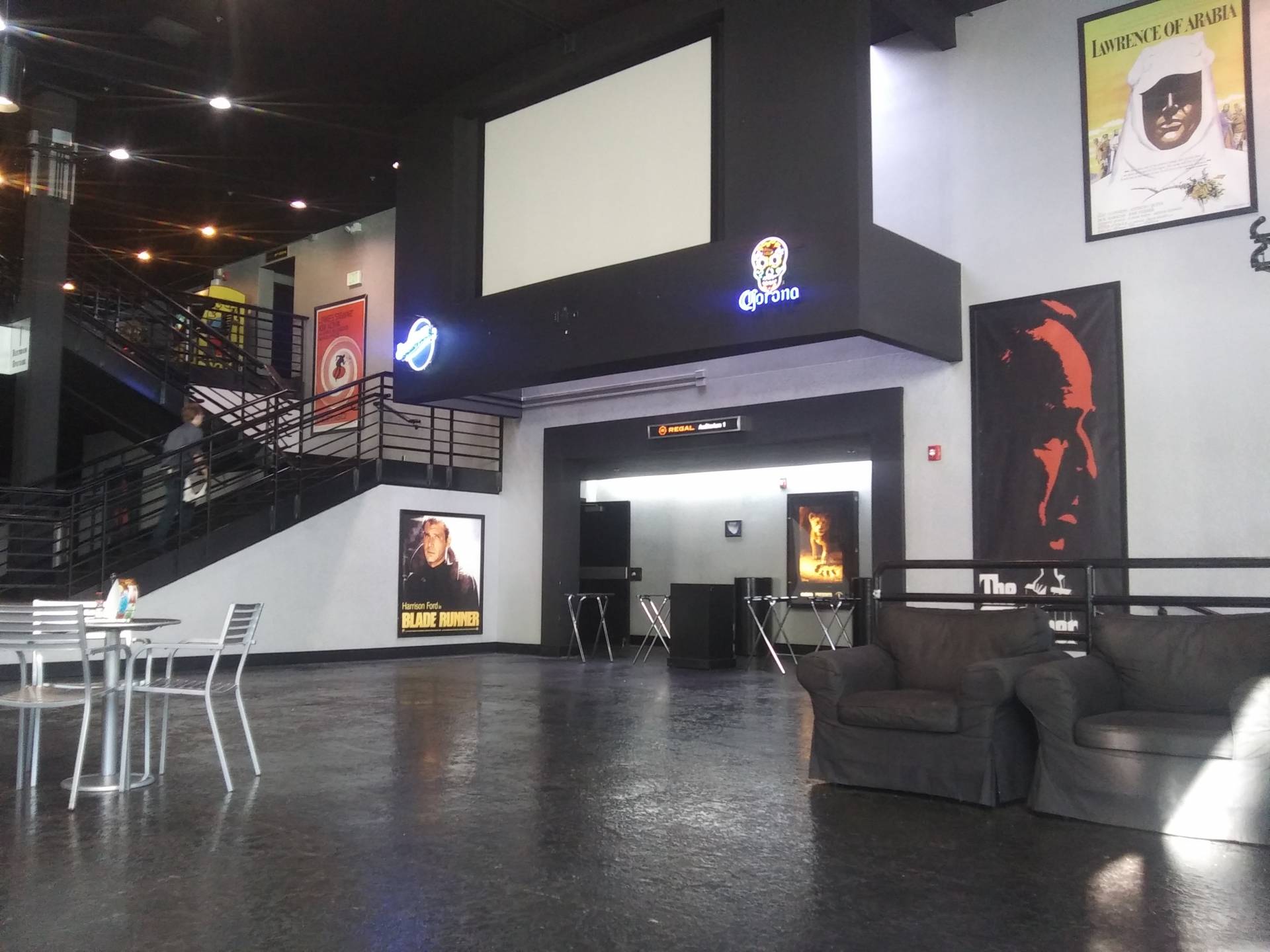 Regal Cinebarre Movieland