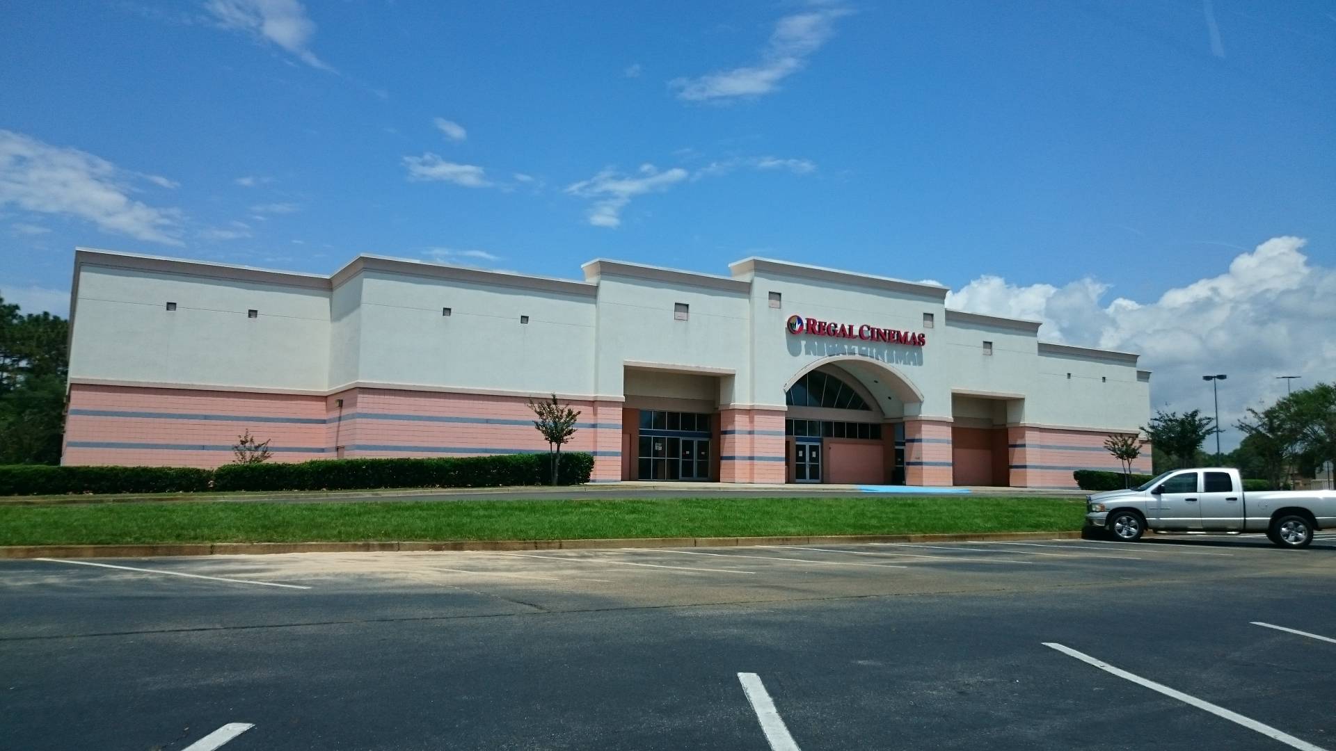Regal Santa Rosa
