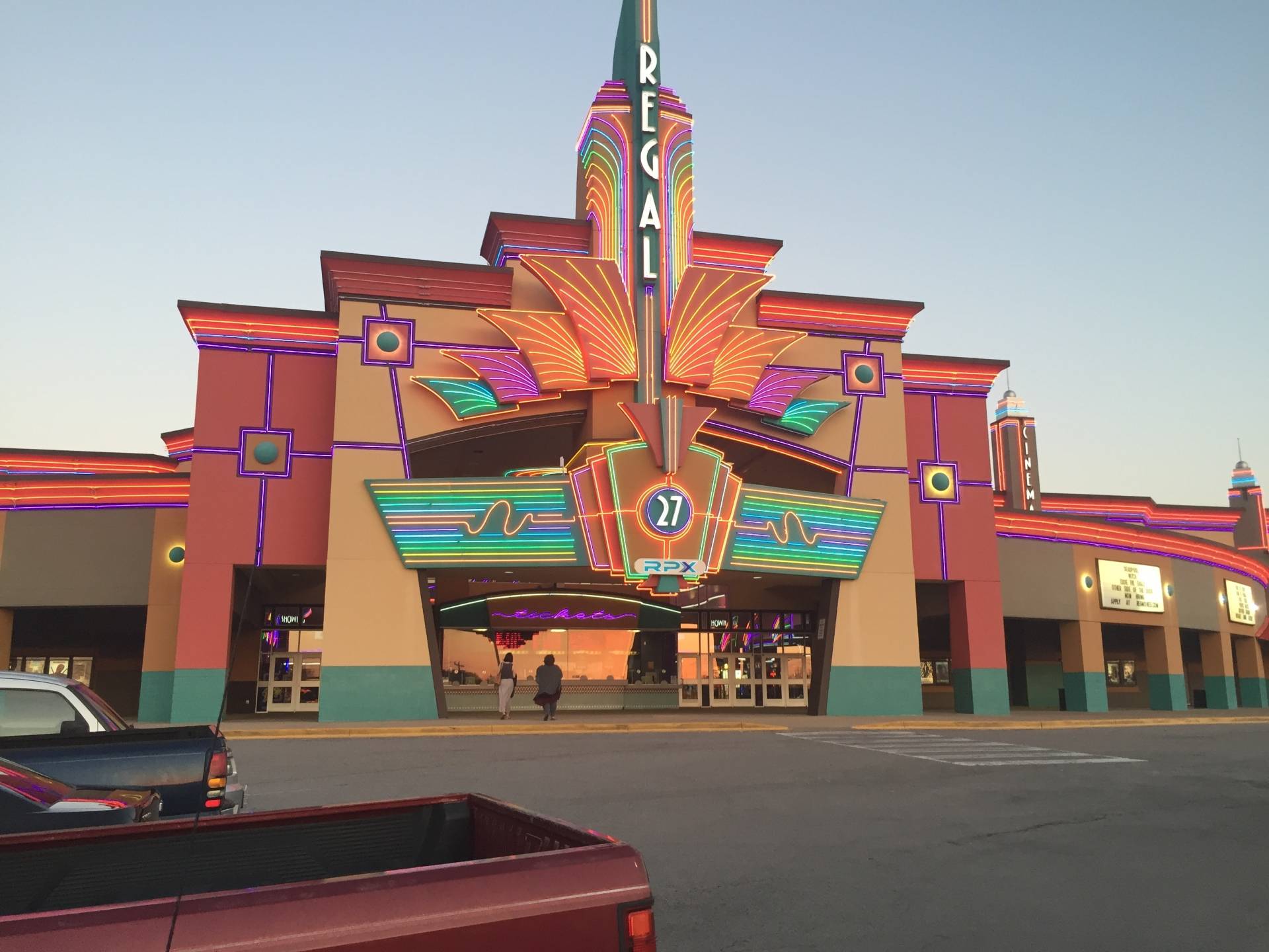 Regal Hollywood ScreenX, 4DX & RPX - Nashville