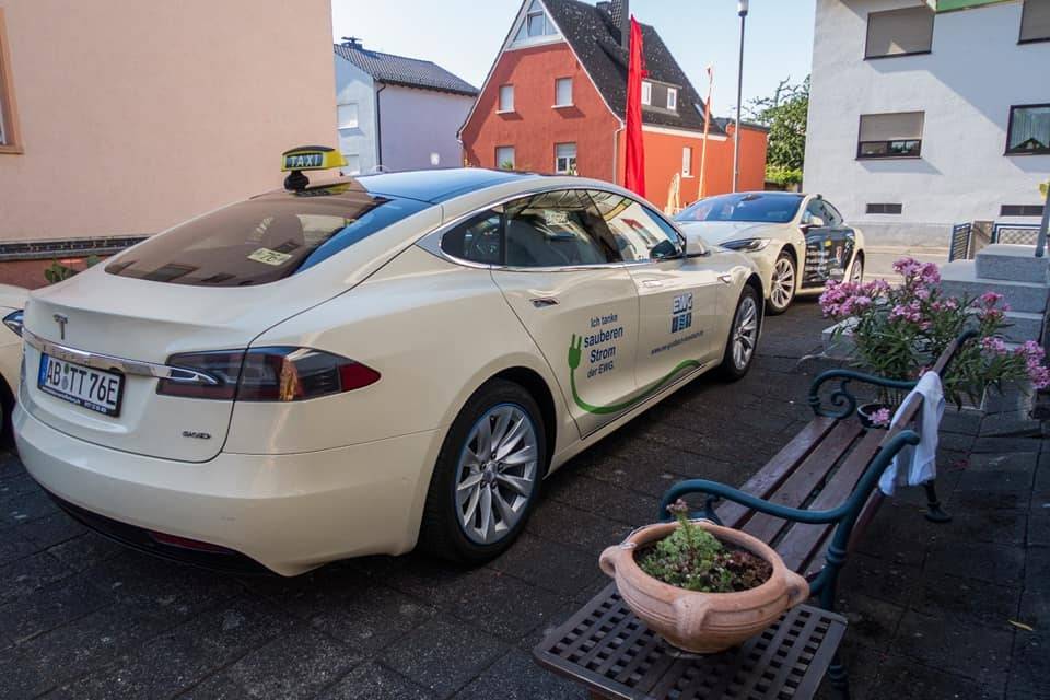 Tesla Taxi