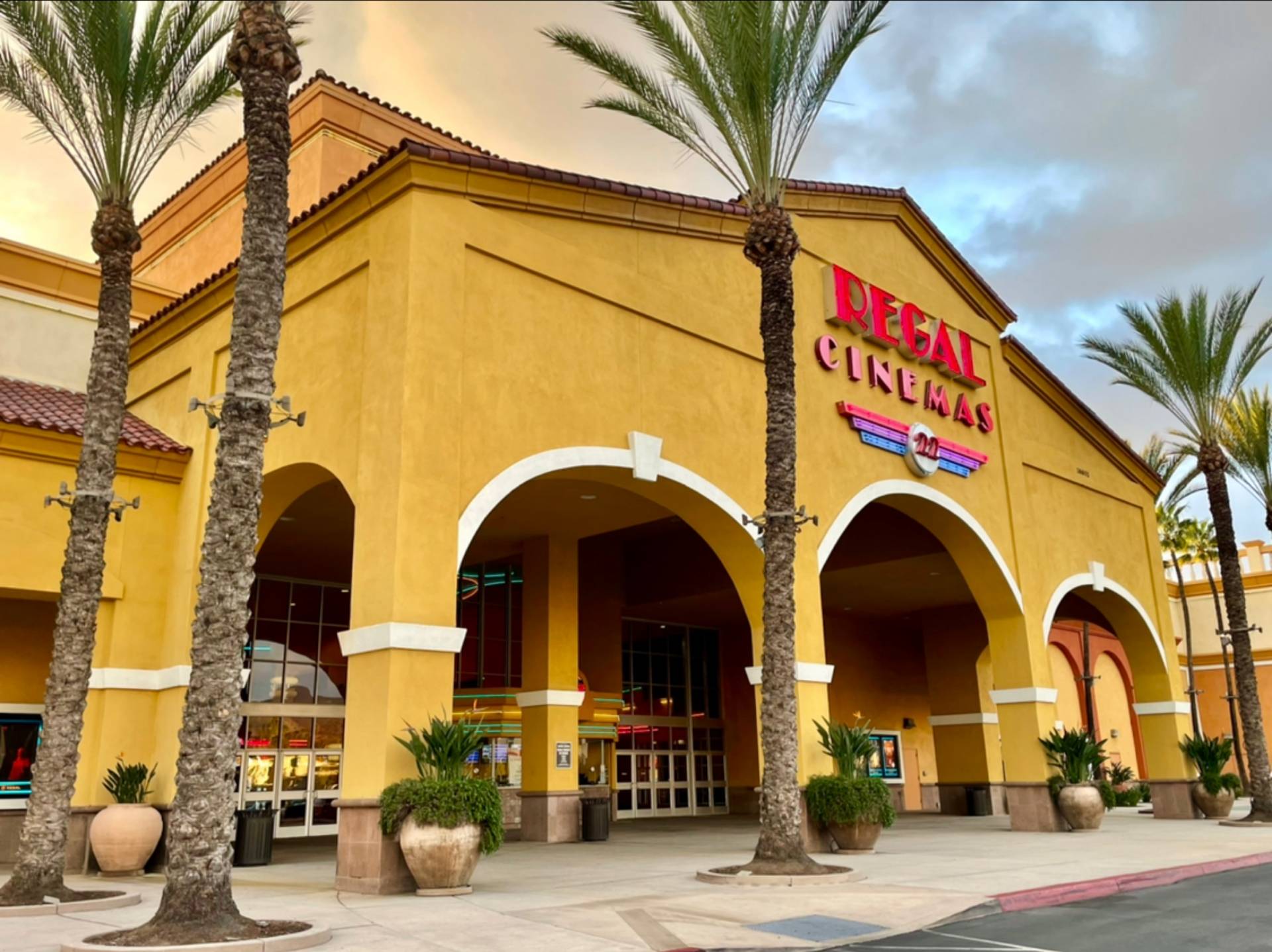 Regal Foothill Towne Center