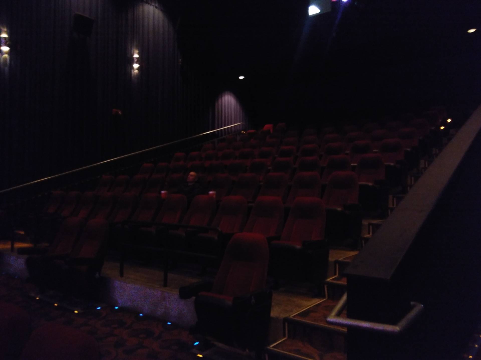 Regal Hollywood & ScreenX - Topeka