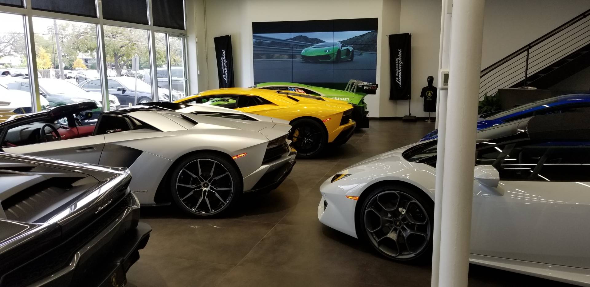 Lamborghini Austin in Austin: contact details, crypto payment methods