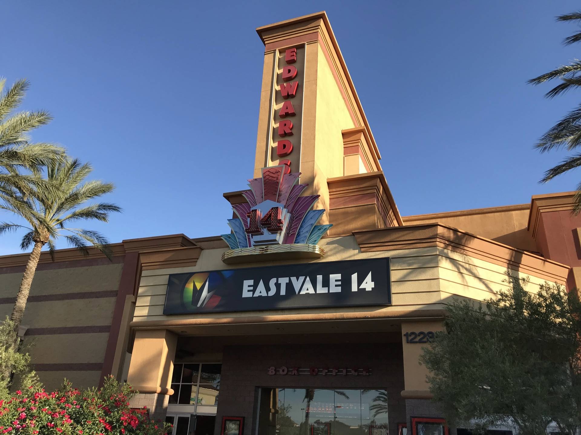 Regal Edwards Eastvale Gateway
